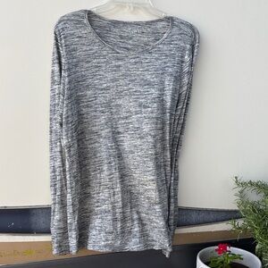 GAP Women's Heathered Gray Long Sleeve Tee